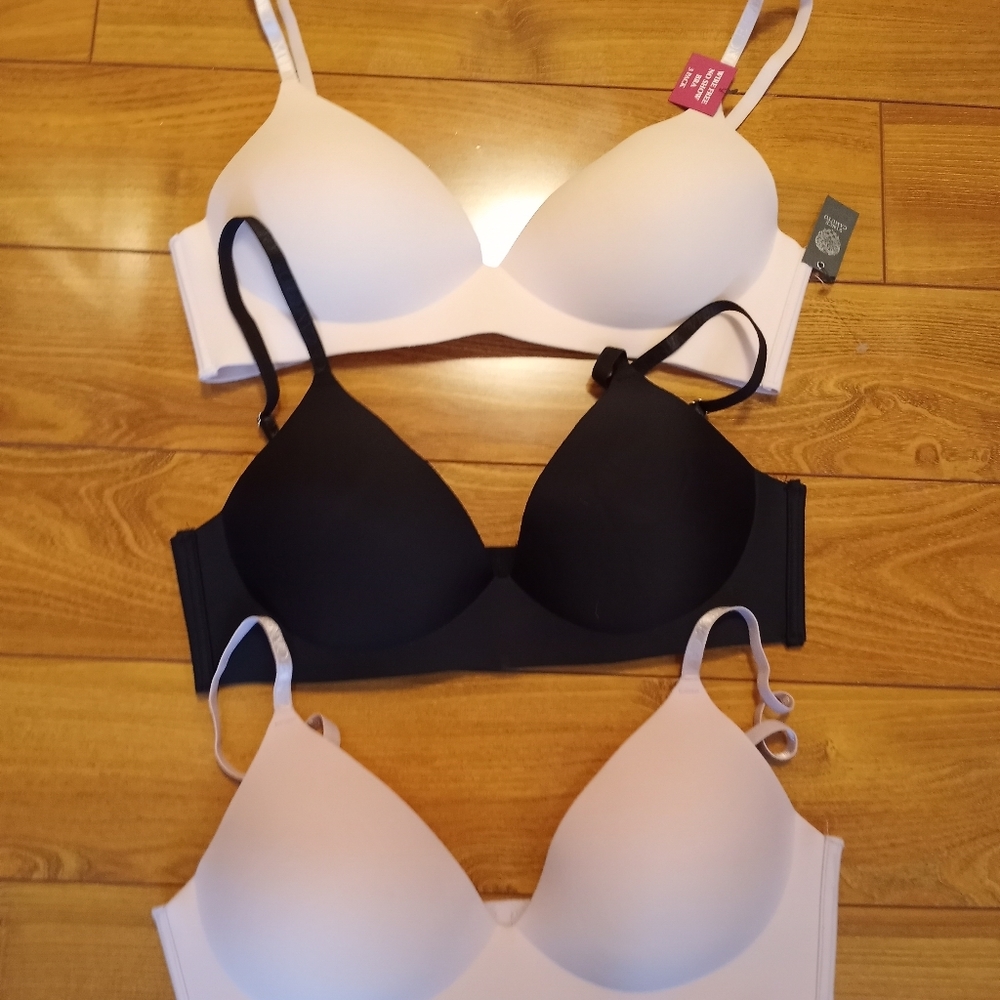 Vince Camuto Wire Free No Show Bra's 3 pack